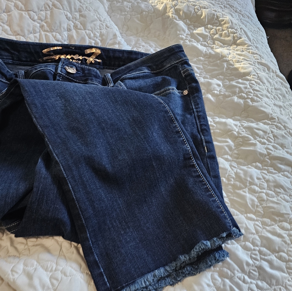 Seven7 Women's Dark Blue Cropped Jeans